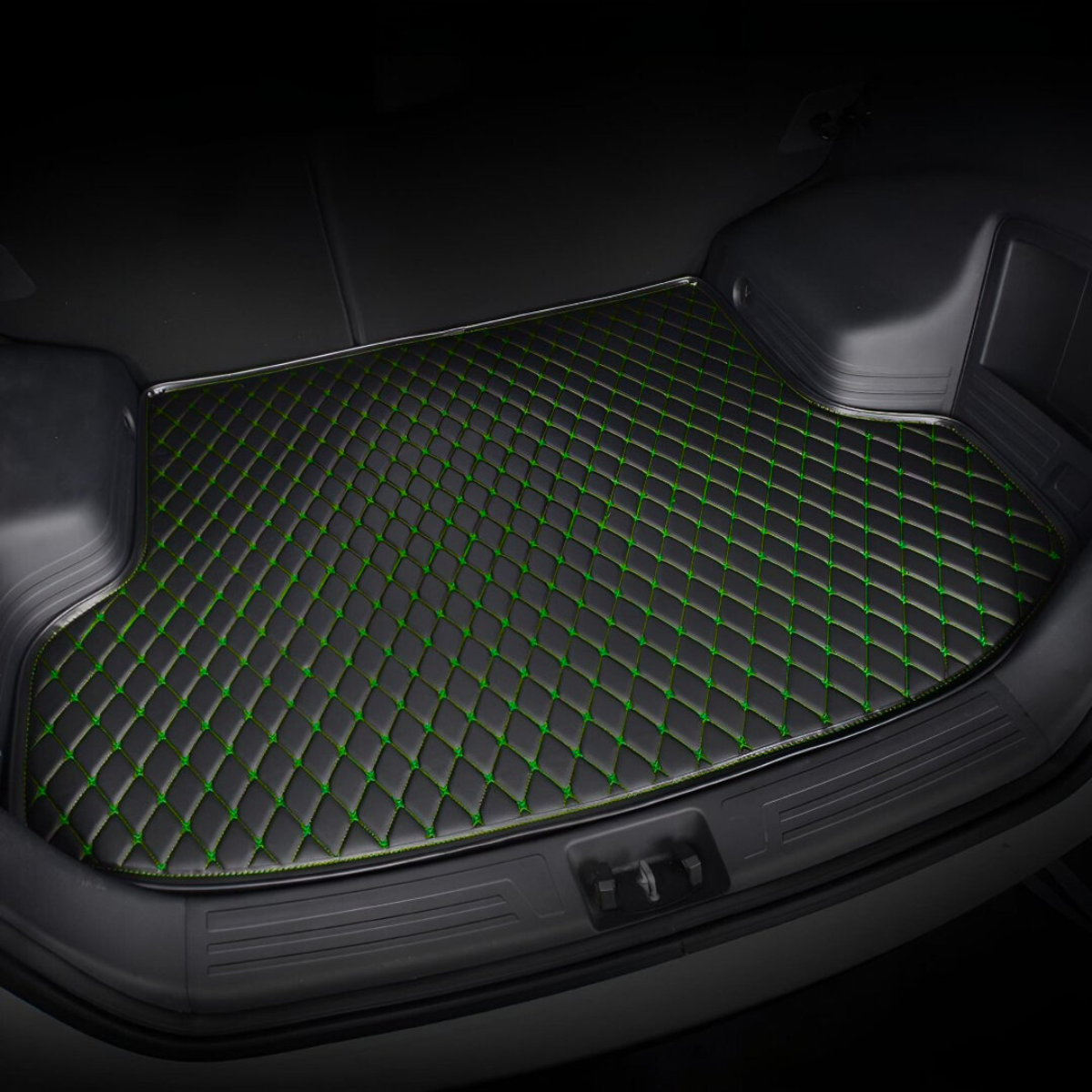 Tapis de Coffre Auto Sur-Mesure en Cuir Diamant - Noir & Vert