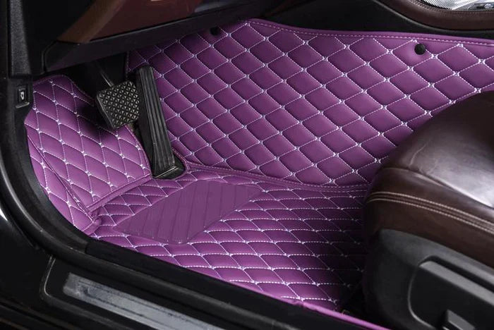 Tapis de Voiture Sur-Mesure en Cuir Diamant - Surpiqûres Violettes