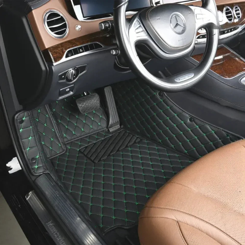Tapis de Voiture Sur-Mesure en Cuir Diamant - Surpiqûres Vertes