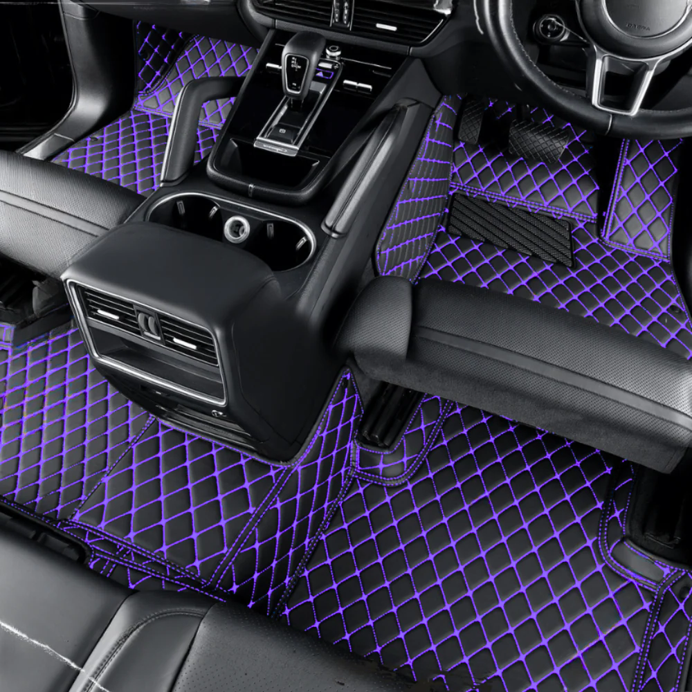 Tapis de Voiture Sur-Mesure en Cuir Diamant - Surpiqûres Violettes
